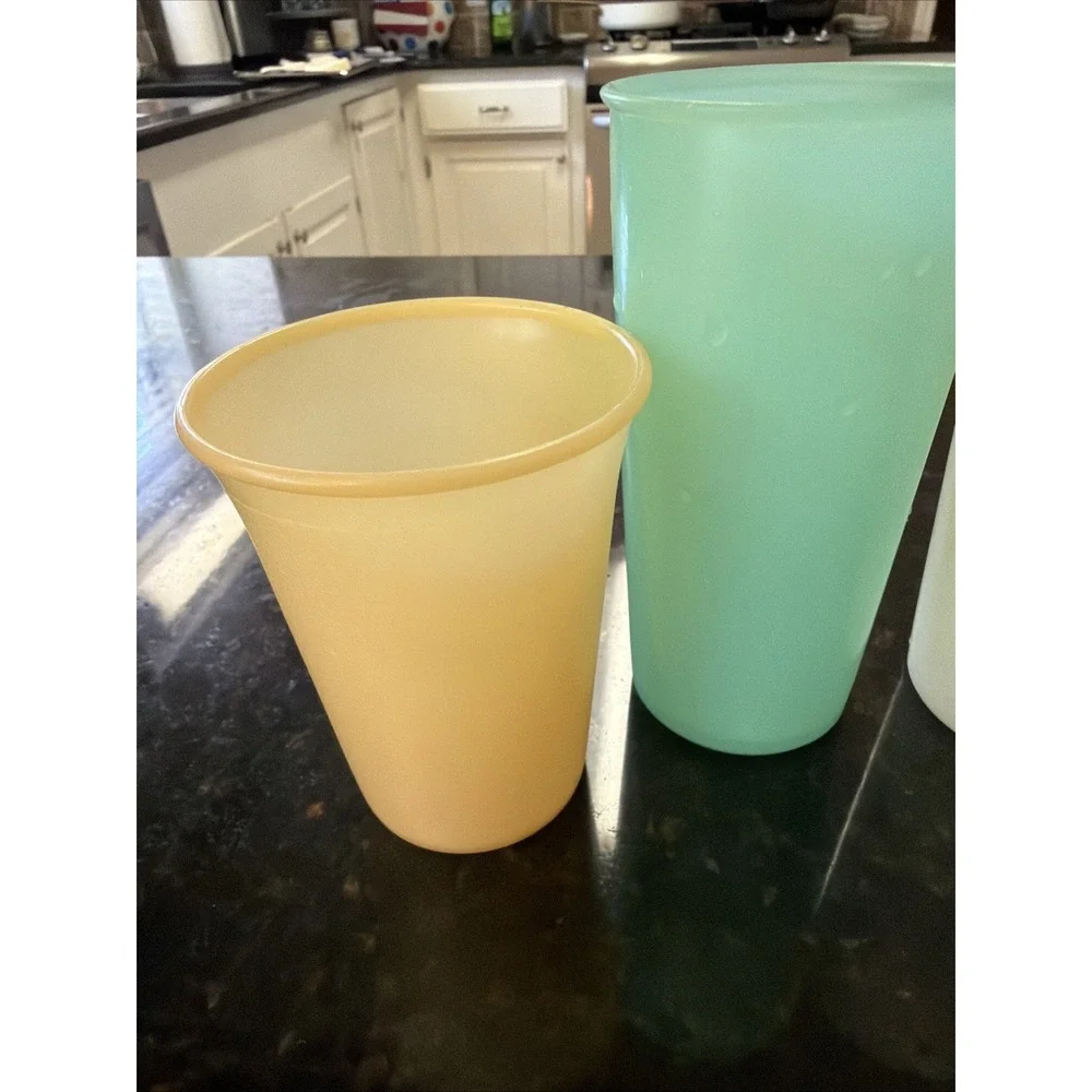 Vintage Tupperware Cups Set Of 4 8 Oz 10 Oz Aqua Yellow Clear Plastic MCM